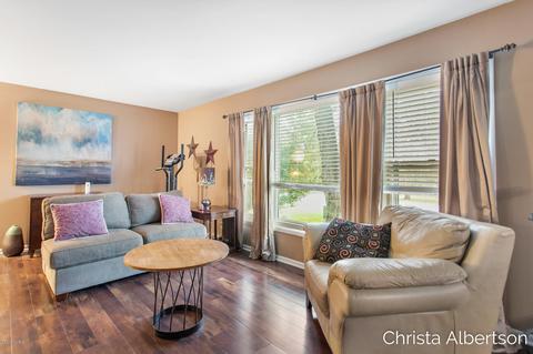 6344 Dunbarton St SE, Ada, MI 49301 photo 2