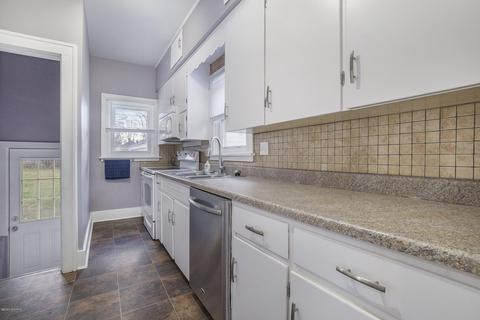 2519 Springmont Ave, Kalamazoo, MI 49008 photo 4