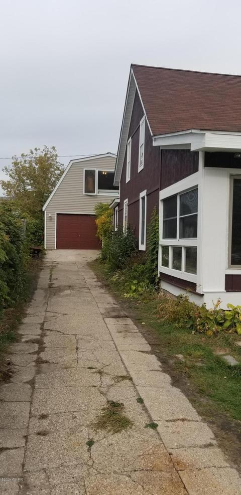 534 Second St, Manistee, MI 49660 photo 4