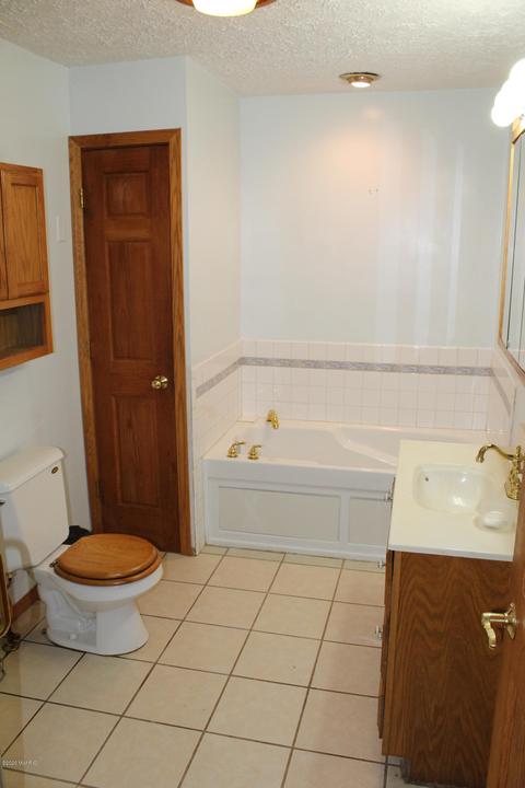 15036 N Main St, Buchanan, MI 49107 photo 23