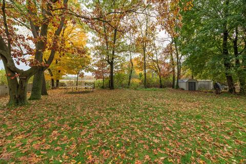 830 Glenview Dr, Plainwell, MI 49080 photo 4