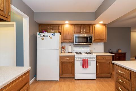 830 Glenview Dr, Plainwell, MI 49080 photo 14