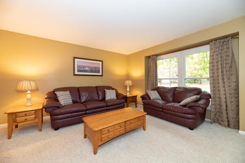 830 Glenview Dr, Plainwell, MI 49080 photo 9