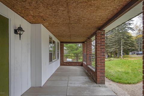 300 Cherry St, Leroy, MI 49655 photo 38