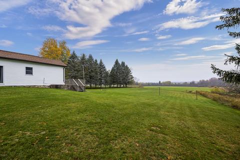 300 Cherry St, Leroy, MI 49655 photo 30