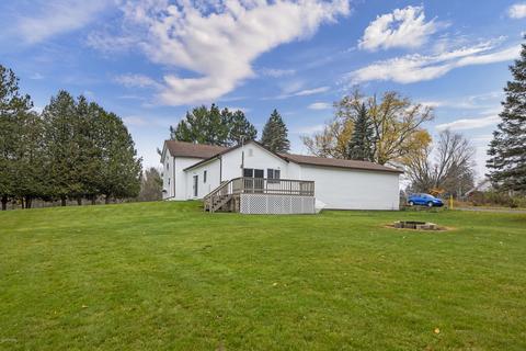 300 Cherry St, Leroy, MI 49655 photo 3