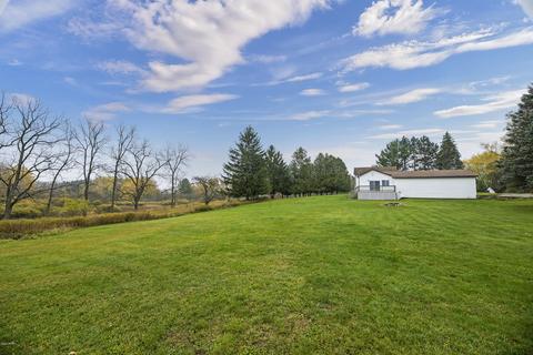 300 Cherry St, Leroy, MI 49655 photo 34
