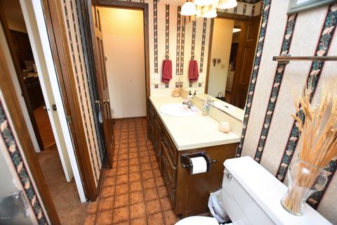 8657 Shadowbrook Dr, Jenison, MI 49428 photo 32