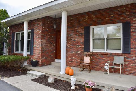 8657 Shadowbrook Dr, Jenison, MI 49428 photo 3