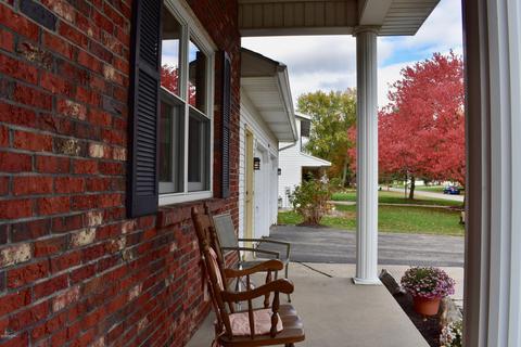 8657 Shadowbrook Dr, Jenison, MI 49428 photo 4