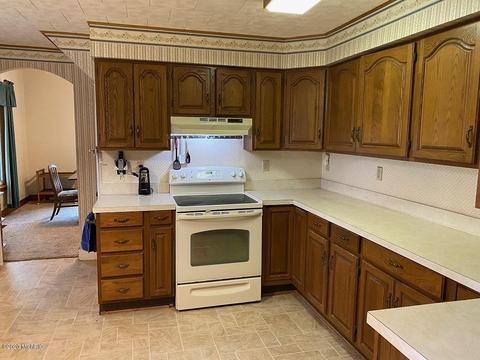 201 S Fourth St, Edmore, MI 48829 photo 14