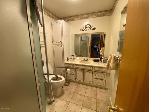201 S Fourth St, Edmore, MI 48829 photo 9