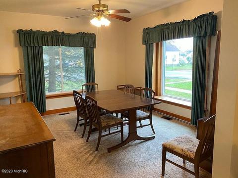 201 S Fourth St, Edmore, MI 48829 photo 7