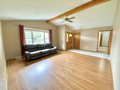 286 Mcmahon Dr, Bronson, MI 49028 photo 5