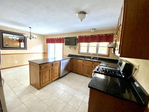 286 Mcmahon Dr, Bronson, MI 49028 photo 11