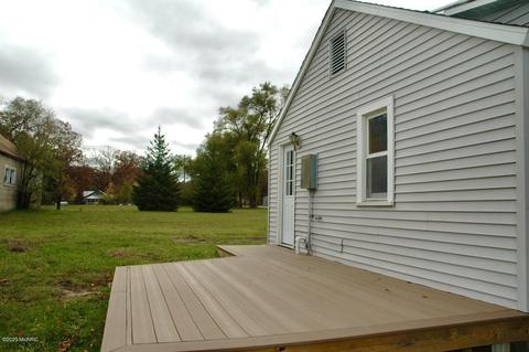 42 N Webster St, White Cloud, MI 49349 photo 18