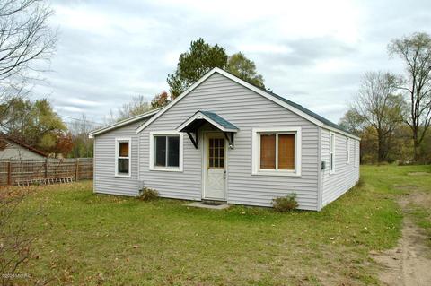 42 N Webster St, White Cloud, MI 49349 photo 16
