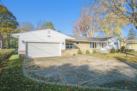 417 Chippewa St, Buchanan, MI 49107 photo 3