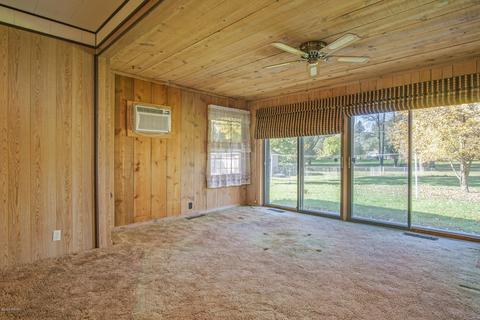 417 Chippewa St, Buchanan, MI 49107 photo 10