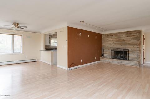 311 E Thomas St, Parchment, MI 49004 photo 5