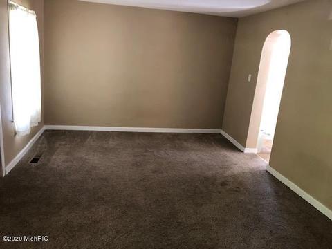 78 Smith St, Coldwater, MI 49036 photo 4