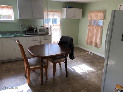 78 Smith St, Coldwater, MI 49036 photo 6