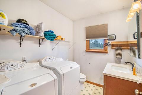 6107 Clise Rd, Bath, MI 48808 photo 17