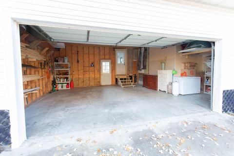 306 Cherry St, Freeport, MI 49325 photo 9