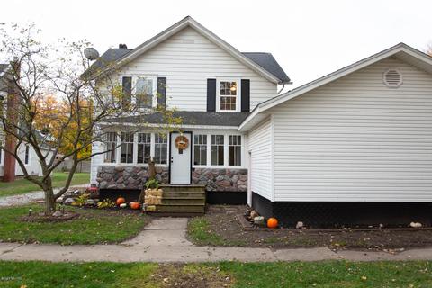 306 Cherry St, Freeport, MI 49325 photo 1