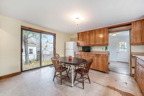107 W Hanover St, Marshall, MI 49068 photo 5