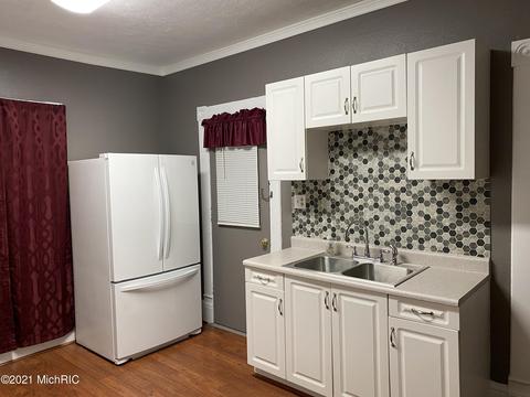 104 W Silver St, Reading, MI 49274 photo 3
