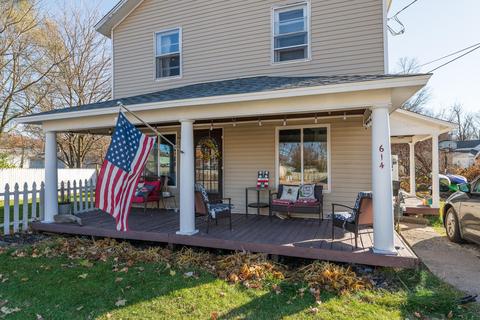 614 E Bridge St, Plainwell, MI 49080 photo 2