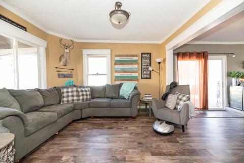 614 E Bridge St, Plainwell, MI 49080 photo 6
