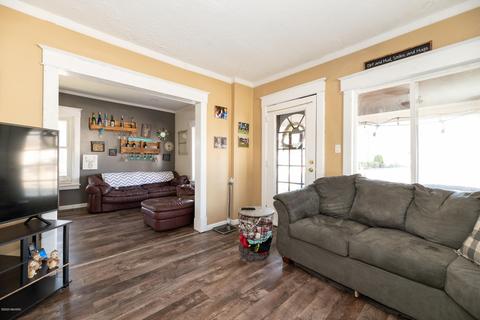 614 E Bridge St, Plainwell, MI 49080 photo 7