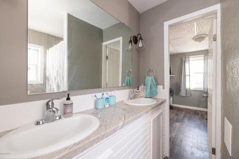 614 E Bridge St, Plainwell, MI 49080 photo 27