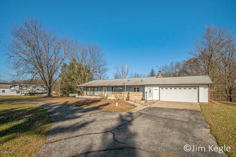 8022 W Stanton Rd, Stanton, MI 48888 photo 2