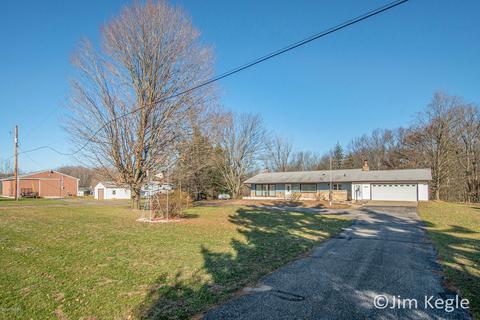 8022 W Stanton Rd, Stanton, MI 48888 photo 3