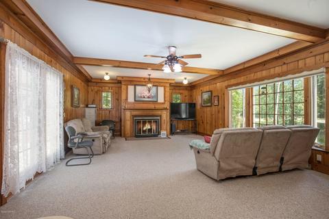 335 E Bridge St, Plainwell, MI 49080 photo 8