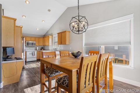 2502 Willow View Dr, Jenison, MI 49428 photo 11