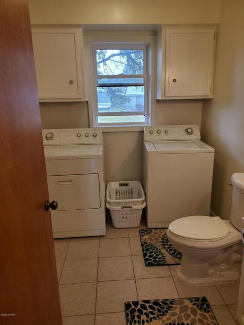 8711 Rivercrest Dr, Jenison, MI 49428 photo 10