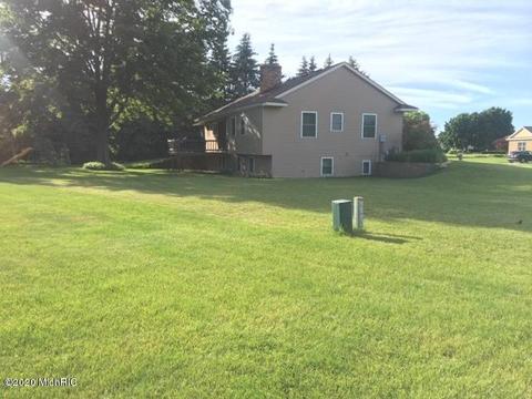 8711 Rivercrest Dr, Jenison, MI 49428 photo 4