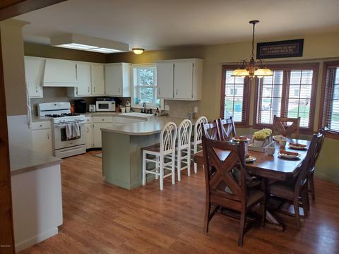 8711 Rivercrest Dr, Jenison, MI 49428 photo 11