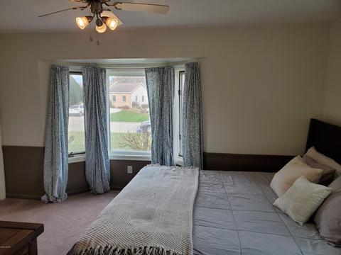 8711 Rivercrest Dr, Jenison, MI 49428 photo 18