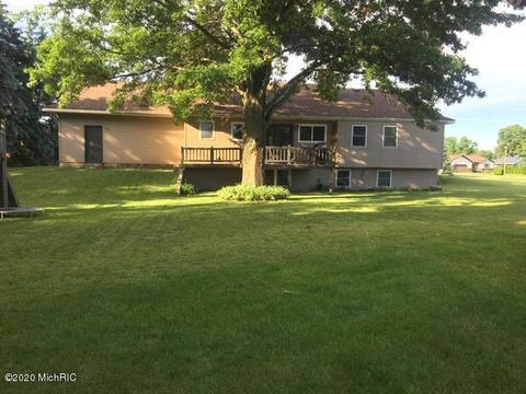 8711 Rivercrest Dr, Jenison, MI 49428 photo 2
