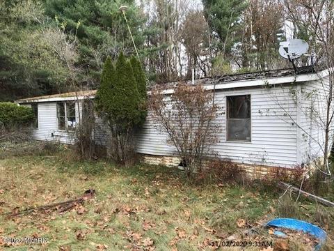8236 Bradley Rd, Belding, MI 48809 photo 3