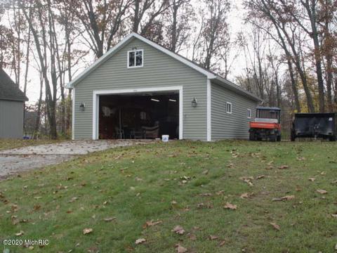 340 Phillips Dr, Trufant, MI 49347 photo 19