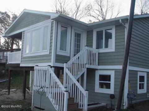 340 Phillips Dr, Trufant, MI 49347 photo 5