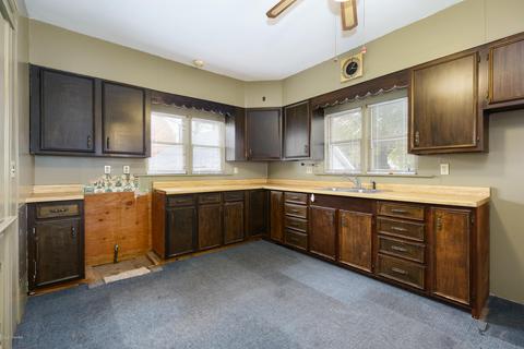 313 E Maple St, Climax, MI 49034 photo 9