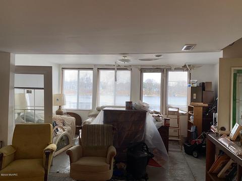 28484 S S Shr, Gobles, MI 49055 photo 9