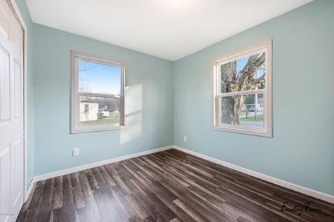509 E Forrest St, Edmore, MI 48829 photo 17